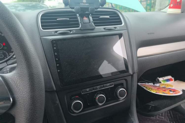 Used Volkswagen Golf 2012 1.6L Automatic Fashion Model Audio And AC Panel