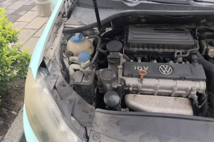 Used Volkswagen Golf 2012 1.6L Automatic Fashion Model Engine Bay Right