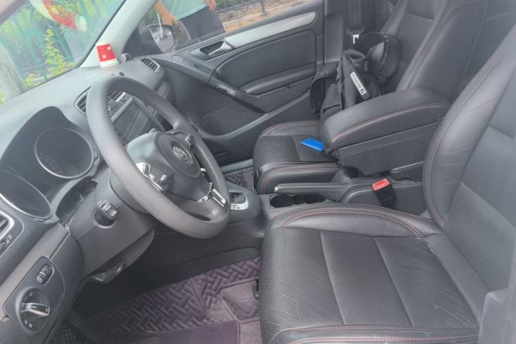 Used Volkswagen Golf 2012 1.6L Automatic Fashion Model Left Front Seat