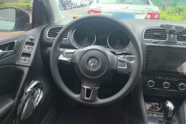 Used Volkswagen Golf 2012 1.6L Automatic Fashion Model Steering Wheel