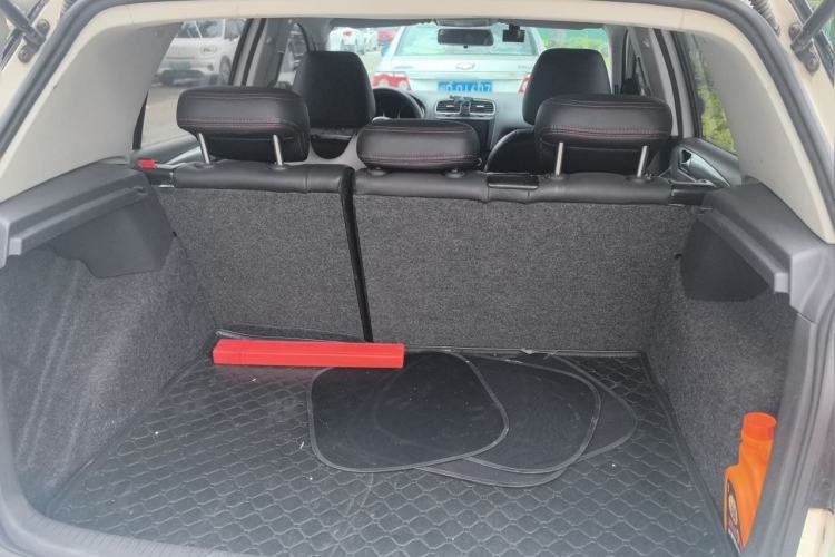 Used Volkswagen Golf 2012 1.6L Automatic Fashion Model Trunk