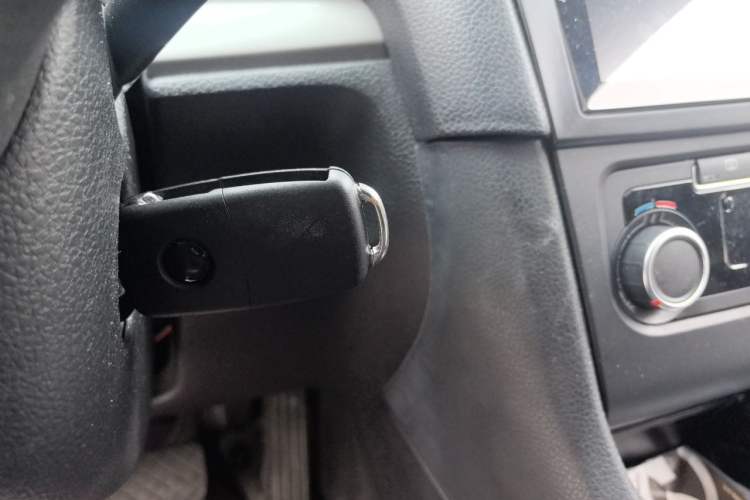 Used Volkswagen Golf 2012 1.6L Automatic Fashion Model Vehicle Key