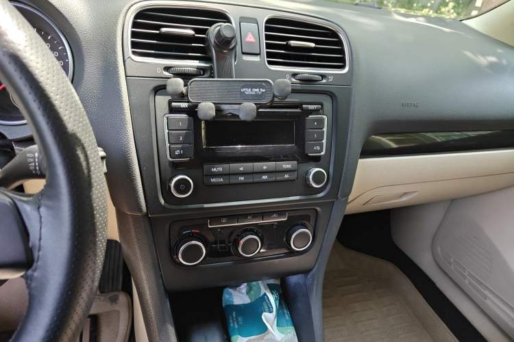 Used Volkswagen Golf 2012 1.4 TSI Manual Comfort Edition Audio And AC Panel
