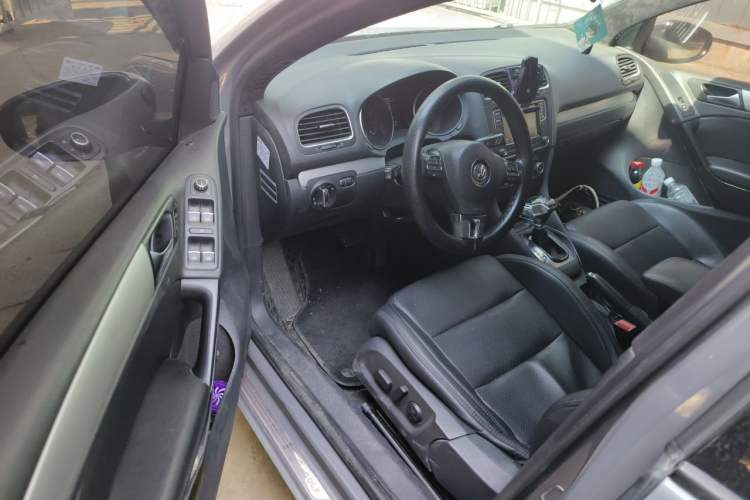 Used Volkswagen Golf 2012 1.4TSI Automatic Luxury Edition Driver Seat