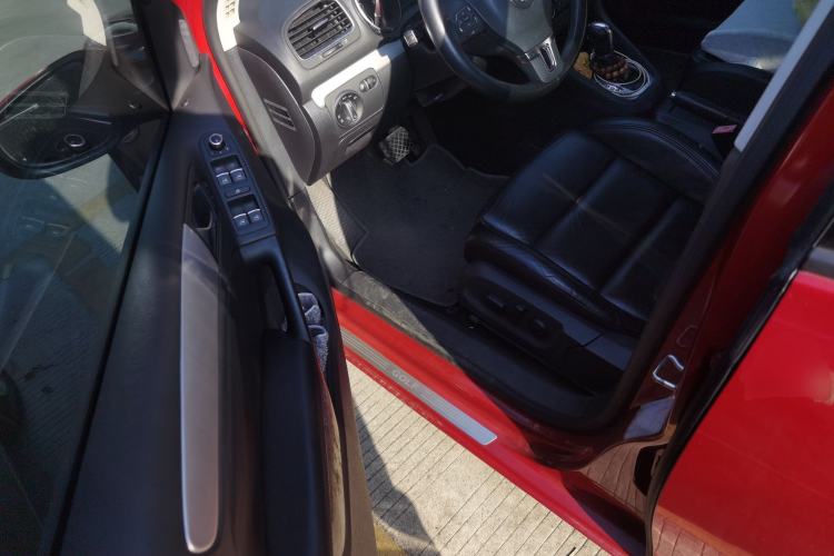 Used Volkswagen Golf 2012 1.4TSI Automatic Luxury Edition Driver Seat