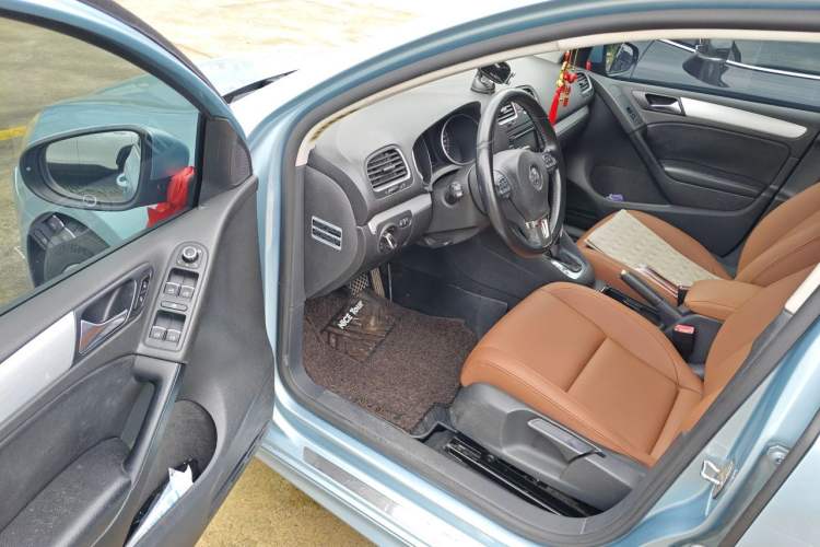 Used Volkswagen Golf 2012 1.4 TSI Automatic Comfort Edition Driver Seat
