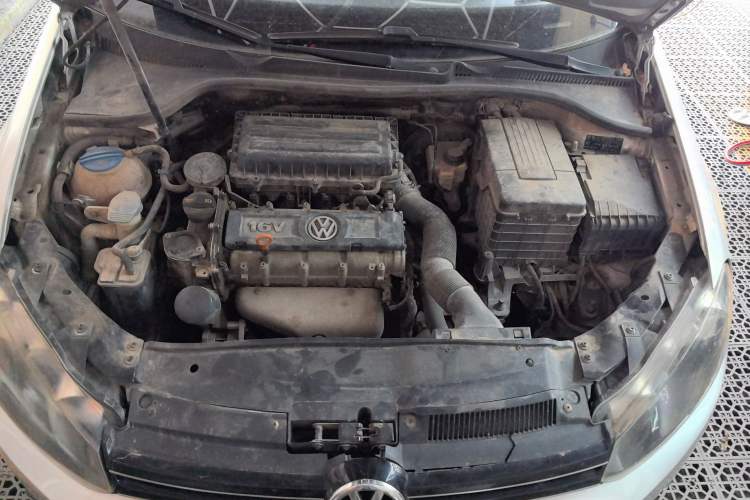 Used Volkswagen Golf 2012 1.6 Manual Comfort Edition Engine Bay