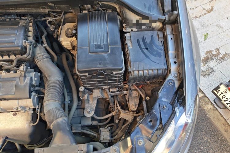 Used Volkswagen Golf 2012 1.6L Automatic Comfort Model Engine Bay Left