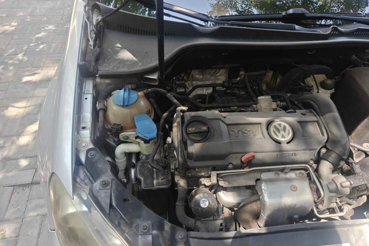 Used Volkswagen Golf 2012 1.4 TSI Manual Comfort Edition Engine Bay Right