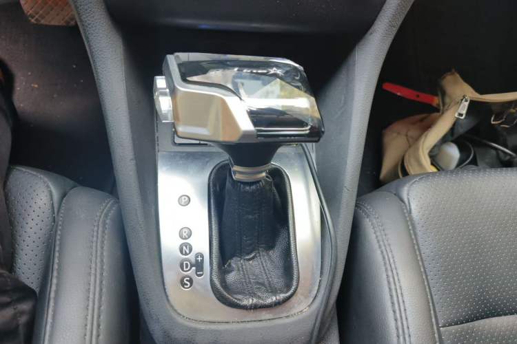 Used Volkswagen Golf 2012 1.4TSI Automatic Luxury Edition Gear Lever