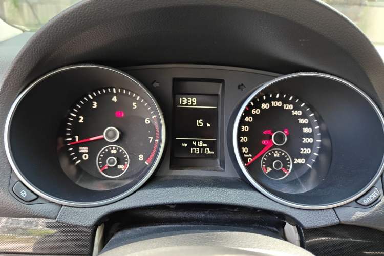 Used Volkswagen Golf 2012 1.4 TSI Manual Comfort Edition Instrument Cluster