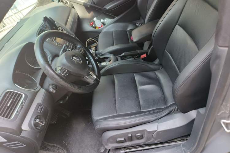 Used Volkswagen Golf 2012 1.4TSI Automatic Luxury Edition Left Front Seat