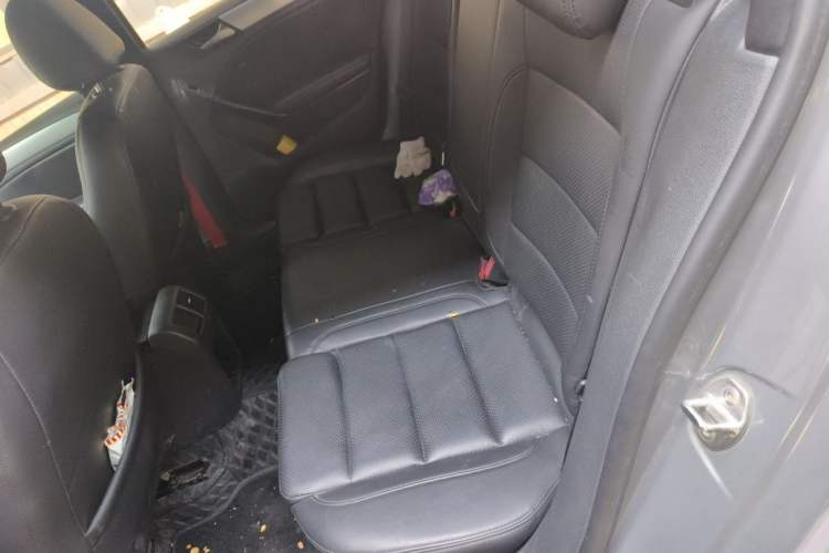 Used Volkswagen Golf 2012 1.4TSI Automatic Luxury Edition Left Rear Seat
