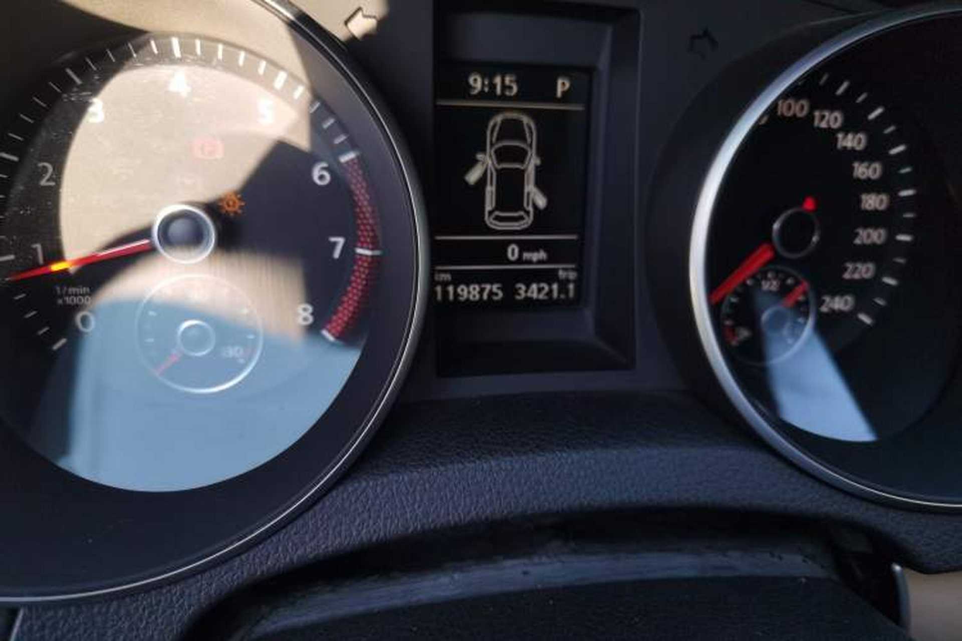 Used Volkswagen Golf 2012 1.4TSI Automatic Luxury Edition Odometer Close Up