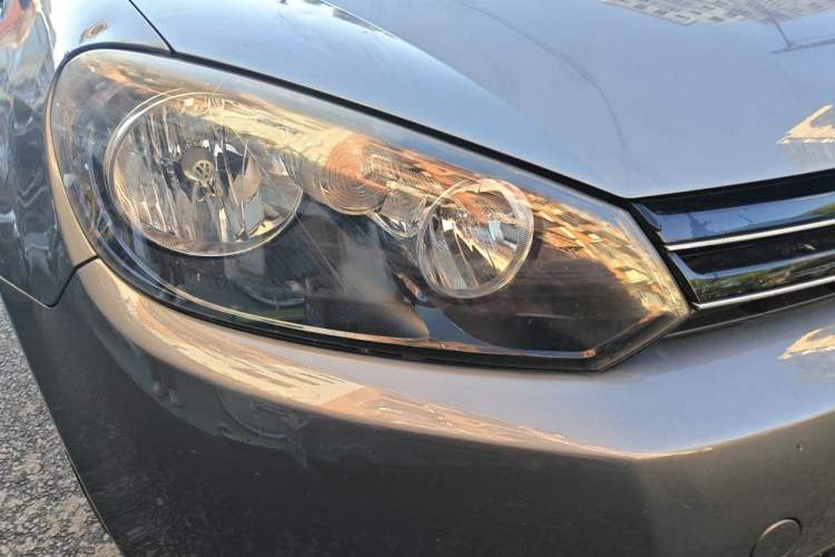 Used Volkswagen Golf 2012 1.6L Automatic Comfort Model Right Front Headlight