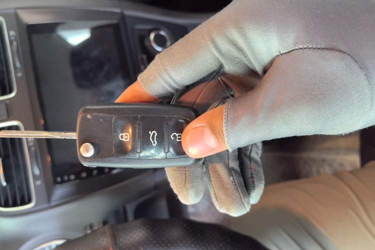 Used Volkswagen Golf 2012 1.6 Manual Comfort Edition Vehicle Key