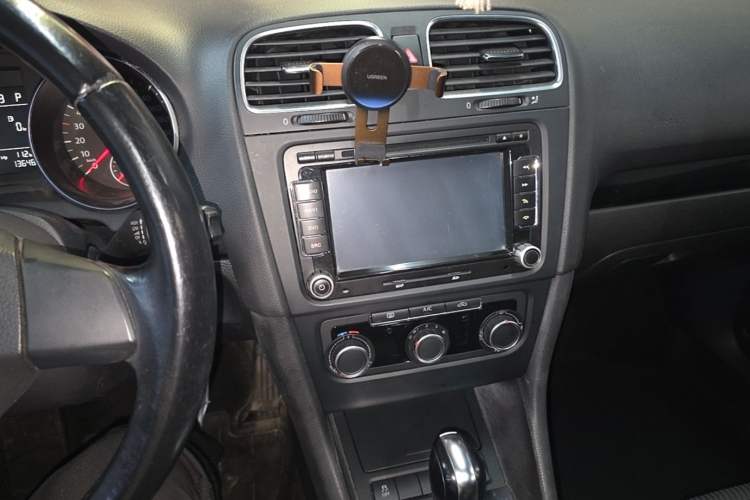 Used Volkswagen Golf 2012 1.6L Automatic Comfort Model Audio And AC Panel