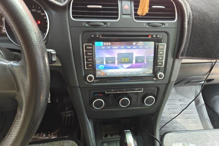 Used Volkswagen Golf 2012 1.6L Automatic Fashion Model Audio And AC Panel