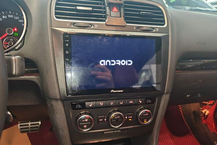 Used Volkswagen Golf 2012 1.4TSI Luxury Convertible Edition Audio And AC Panel