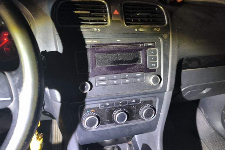 Used Volkswagen Golf 2012 1.4 TSI Automatic Comfort Edition Audio And AC Panel