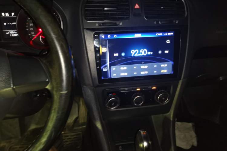Used Volkswagen Golf 2012 1.4 TSI Automatic Comfort Edition Audio And AC Panel