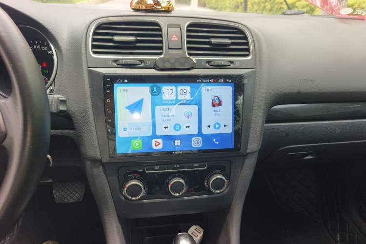Used Volkswagen Golf 2012 1.6L Automatic Comfort Model Audio And AC Panel