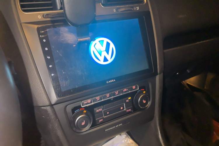 Used Volkswagen Golf 2012 1.4TSI Comfort Convertible Edition Audio And AC Panel