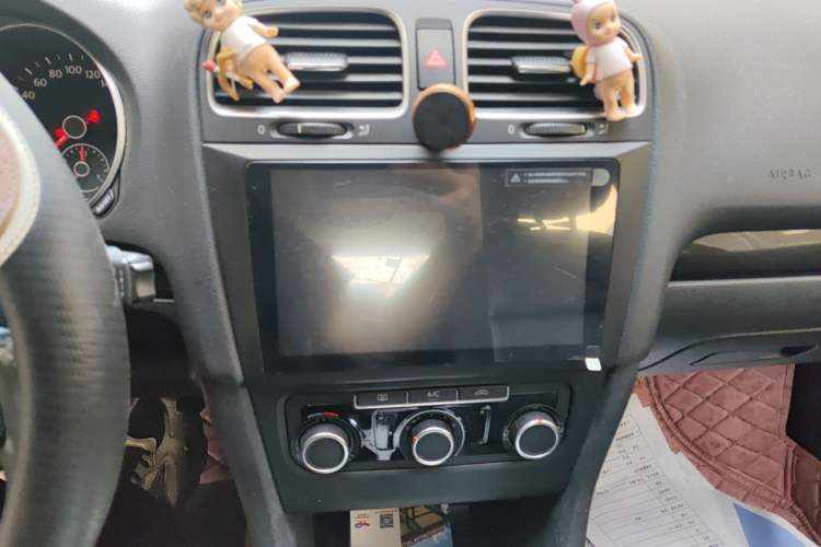 Used Volkswagen Golf 2012 1.6L Automatic Comfort Model Audio And AC Panel