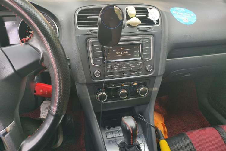 Used Volkswagen Golf 2012 1.6L Automatic Comfort Model Audio And AC Panel