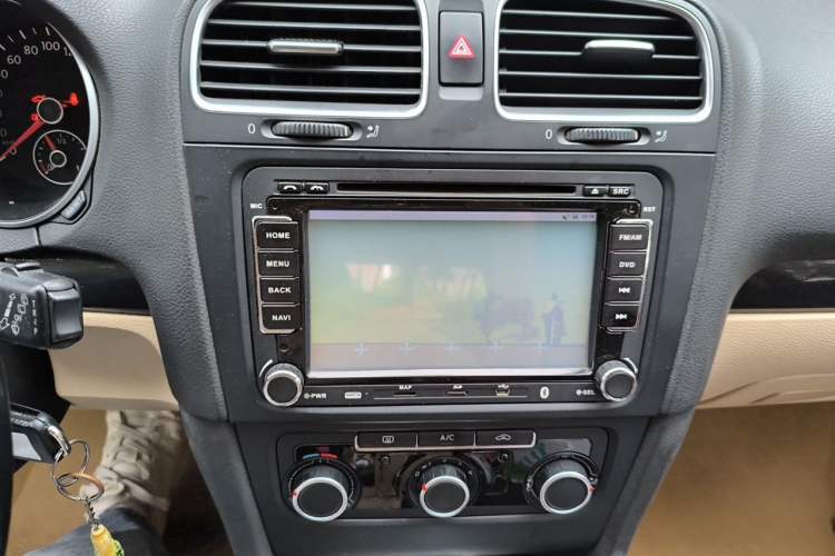 Used Volkswagen Golf 2012 1.6L Automatic Comfort Model Audio And AC Panel