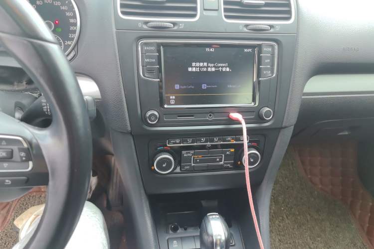 Used Volkswagen Golf 2012 1.4TSI Automatic Luxury Edition Audio And AC Panel
