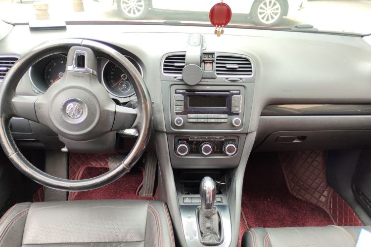 Used Volkswagen Golf 2012 1.4 TSI Automatic Comfort Edition Center Console