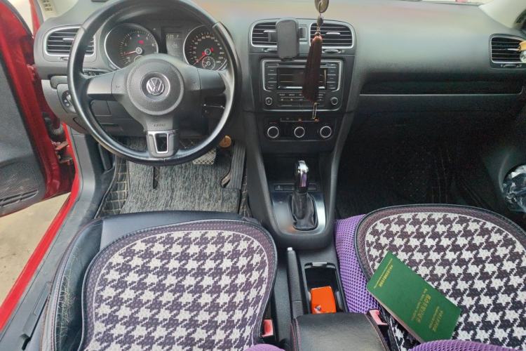 Used Volkswagen Golf 2012 1.4 TSI Automatic Comfort Edition Center Console