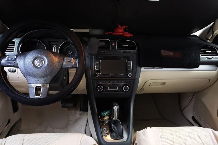 Used Volkswagen Golf 2012 1.4TSI Automatic Luxury Edition Center Console