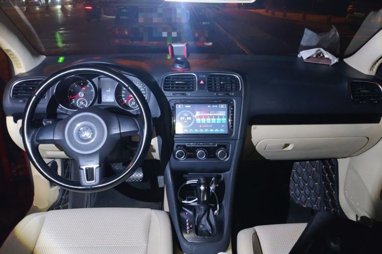Used Volkswagen Golf 2012 1.4 TSI Automatic Comfort Edition Center Console