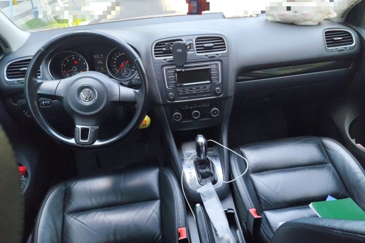 Used Volkswagen Golf 2012 1.4 TSI Automatic Comfort Edition Center Console