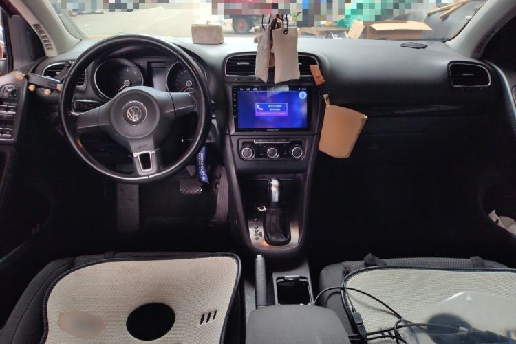 Used Volkswagen Golf 2012 1.6L Automatic Comfort Model Center Console