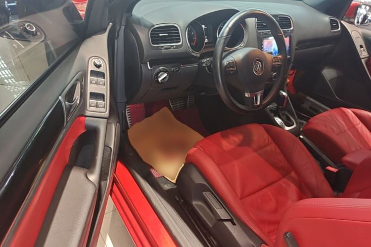 Used Volkswagen Golf 2012 1.4TSI Luxury Convertible Edition Driver Seat