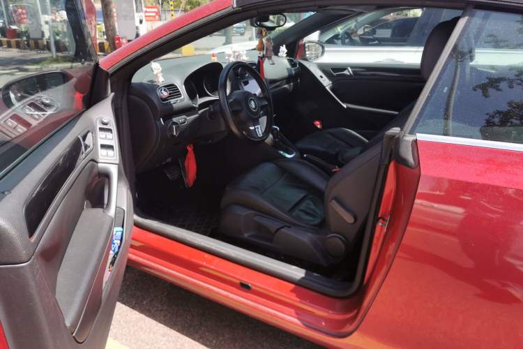 Used Volkswagen Golf 2012 1.4TSI Comfort Convertible Edition Driver Seat