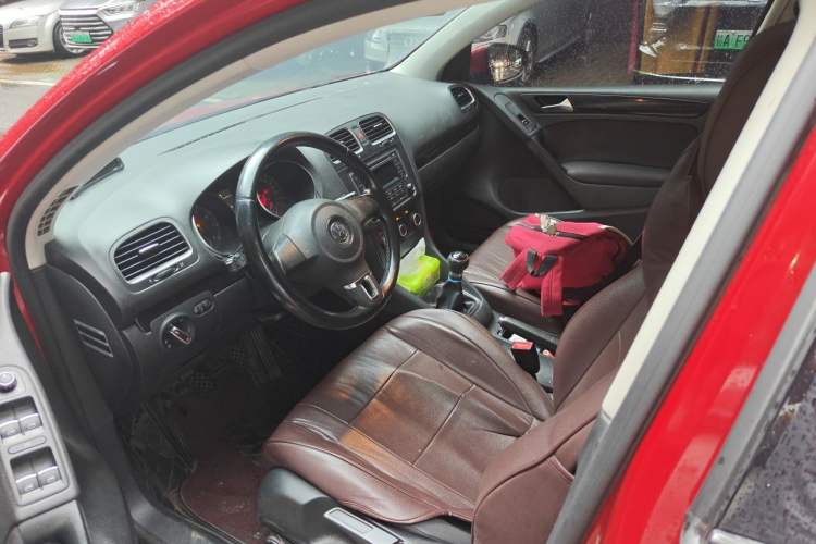 Used Volkswagen Golf 2012 1.6 Manual Comfort Edition Driver Seat