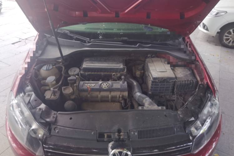 Used Volkswagen Golf 2012 1.6 Manual Comfort Edition Engine Bay