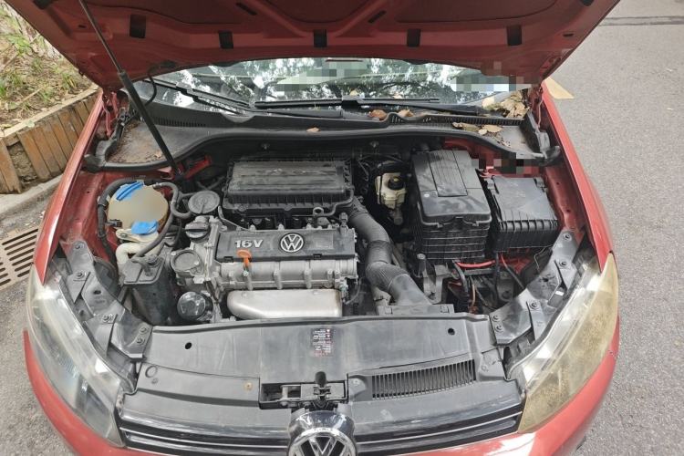 Used Volkswagen Golf 2012 1.6L Automatic Fashion Model Engine Bay