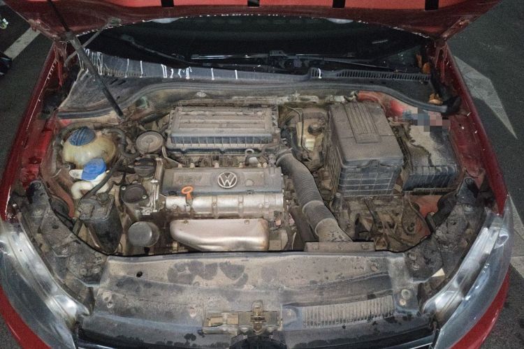 Used Volkswagen Golf 2012 1.6 Manual Comfort Edition Engine Bay