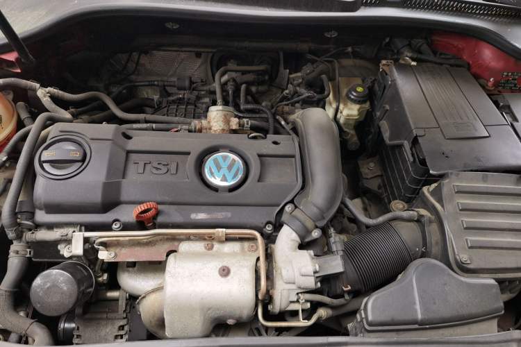 Used Volkswagen Golf 2012 1.4TSI Automatic Luxury Edition Engine Bay