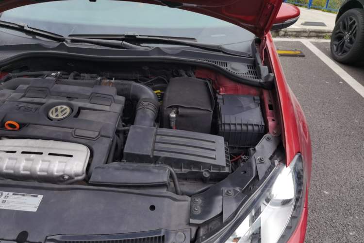 Used Volkswagen Golf 2012 1.4TSI Luxury Convertible Edition Engine Bay Left