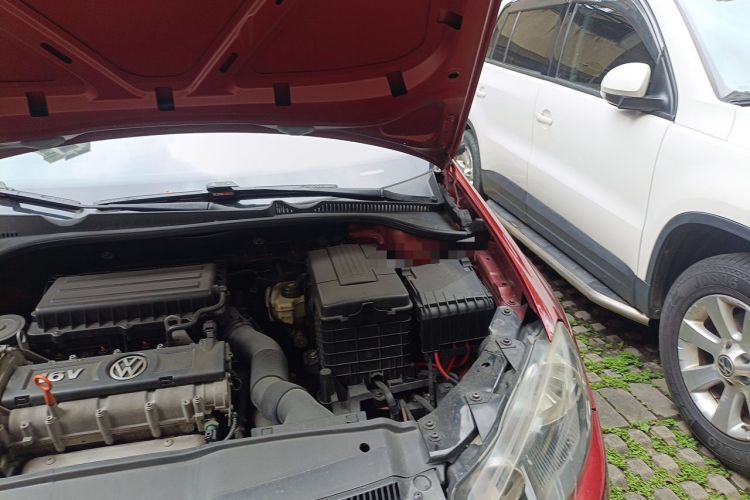 Used Volkswagen Golf 2012 1.6L Automatic Comfort Model Engine Bay Left