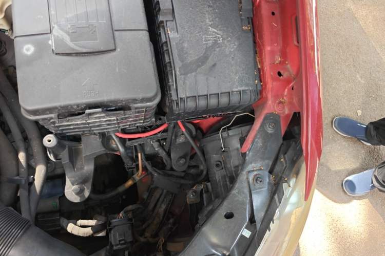 Used Volkswagen Golf 2012 1.6L Automatic Fashion Model Engine Bay Left