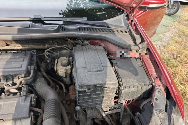Used Volkswagen Golf 2012 1.6L Automatic Comfort Model Engine Bay Left