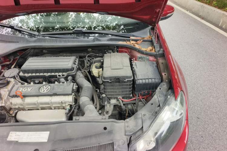 Used Volkswagen Golf 2012 1.6L Automatic Comfort Model Engine Bay Left