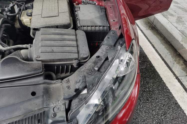 Used Volkswagen Golf 2012 1.4TSI Automatic Luxury Edition Engine Bay Left